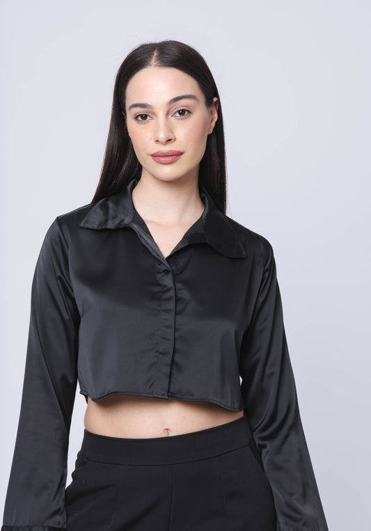 Buttoned placket crop shirt